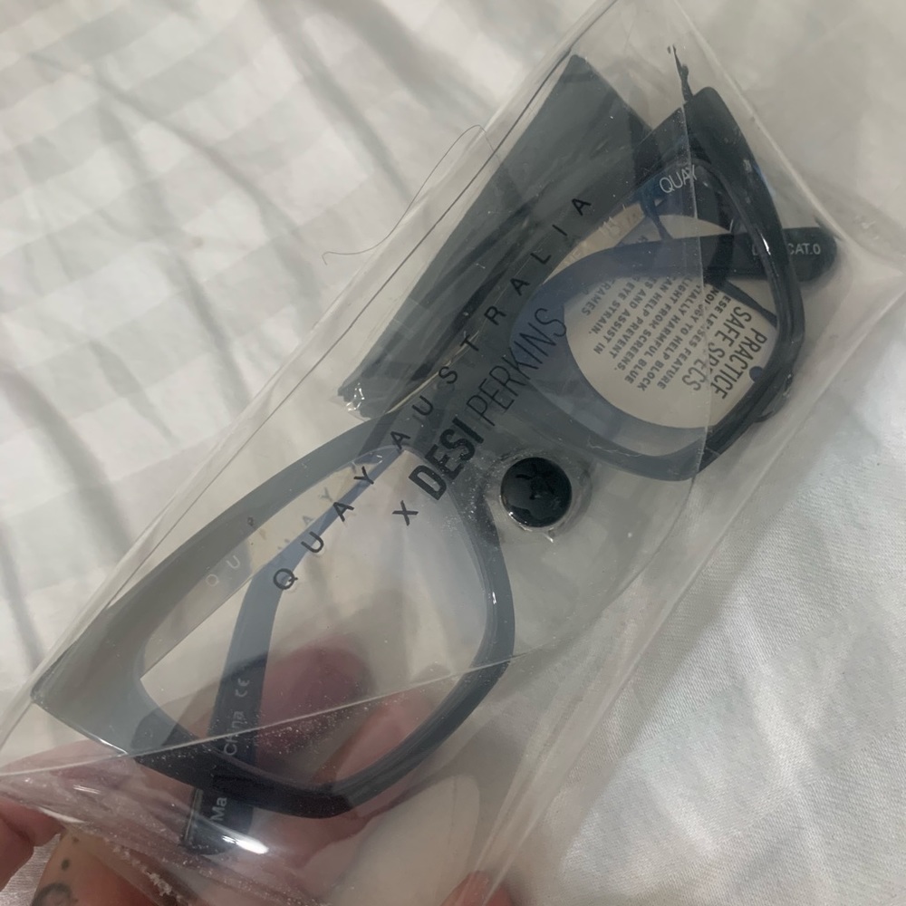 #deskperkins/ #quay #dont@me blue light glasses